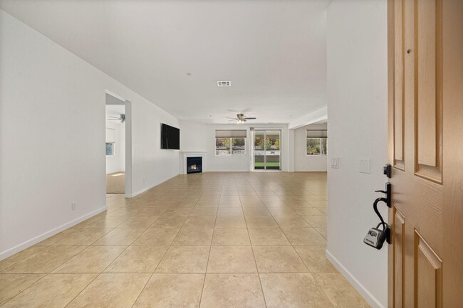 Building Photo - 73771 Picasso Dr