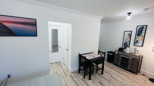 Foto del edificio - 1125 NE 80th St
