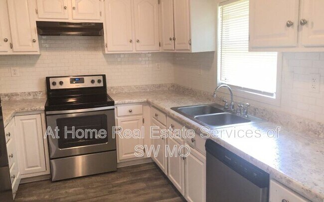 Foto del edificio - 3161 W Lombard St