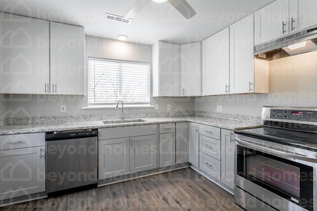 Building Photo - Newly updated 3 bed/2 bath home in Hixson ...