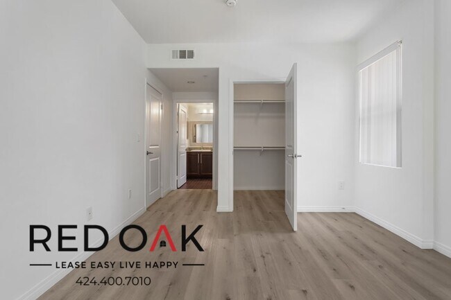 Foto del edificio - 11925 Kling St