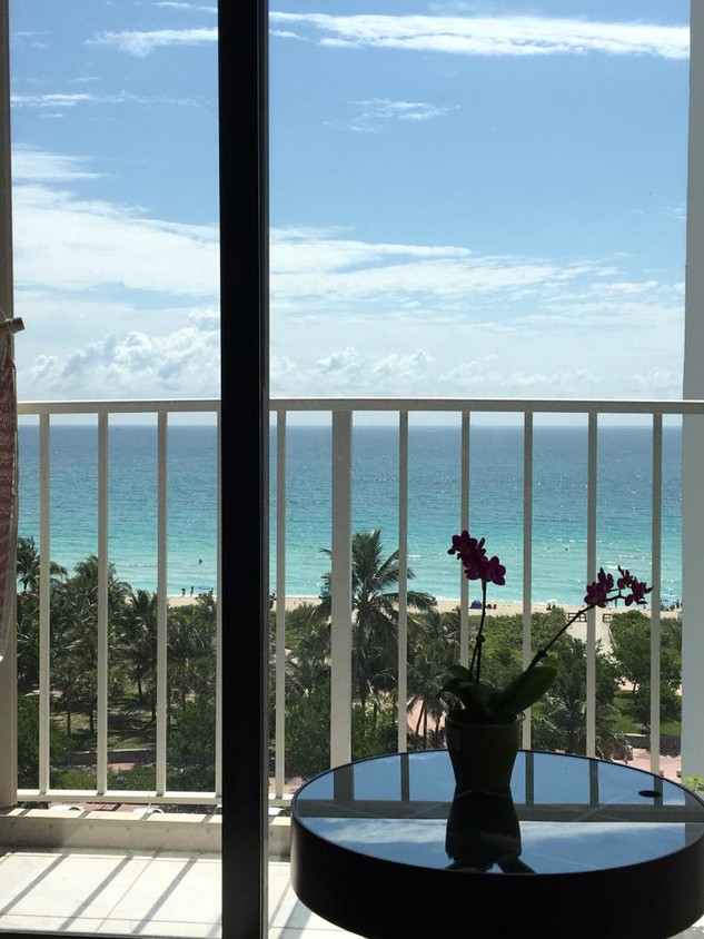 Foto principal - 6450 Collins Ave