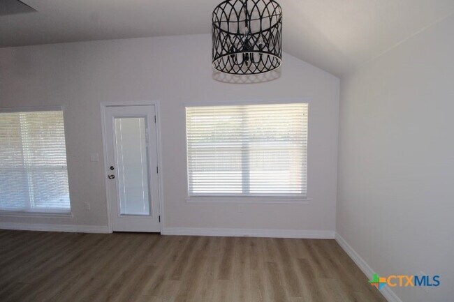 Foto del edificio - 1634 Dryden Ave