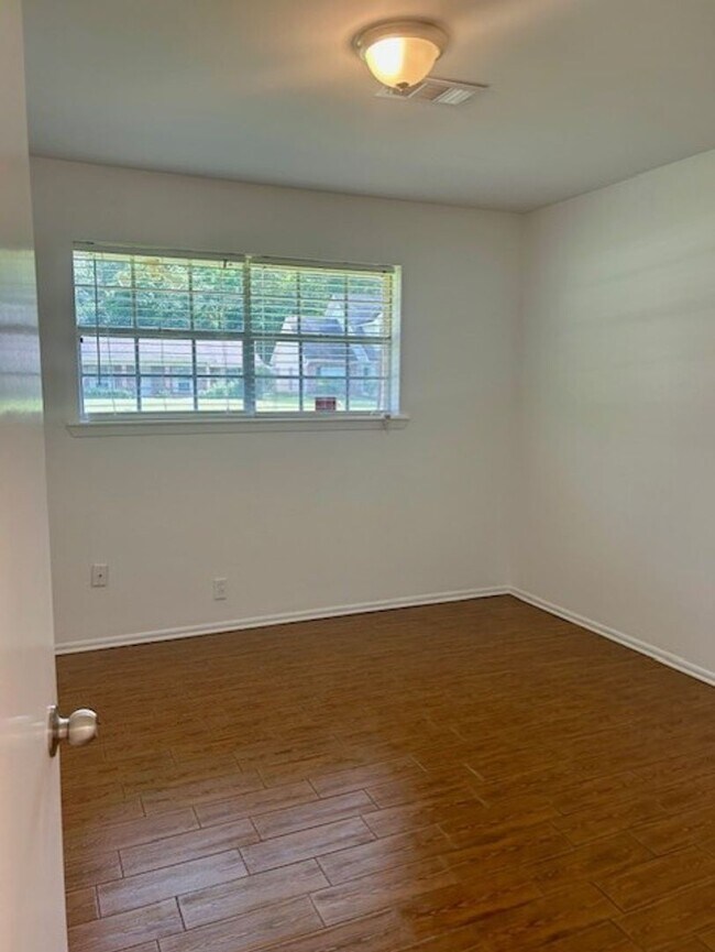 Foto del edificio - Newly renovated 3/2 home located in River ...