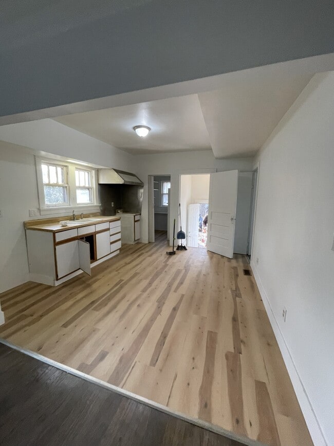 Foto del edificio - 4620 Johnson St