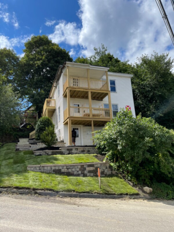 Primary Photo - 120 Grant St