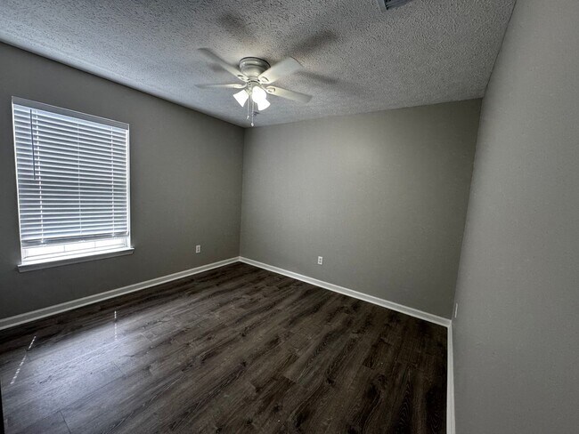 Building Photo - Bid-A-wee 3 bedroom