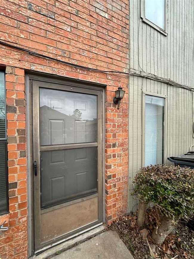 Building Photo - 901 NE Tortoise Dr