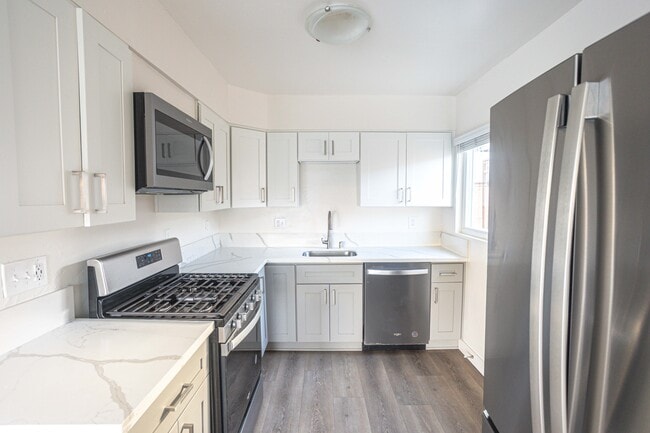 Building Photo - Bay Park Apartments