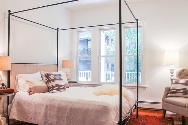 Building Photo - 4 Trowbridge Pl