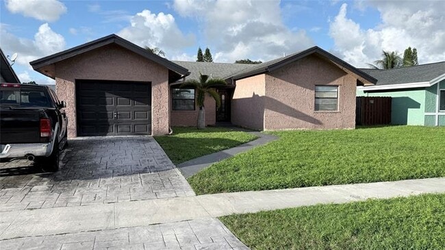 Foto del edificio - 8205 SW 12th St