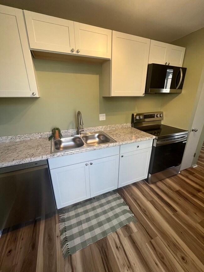 Foto del edificio - 6680 Chaffee Ct