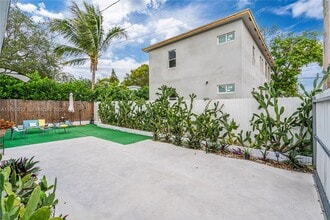 Building Photo - 519 NW 52nd St