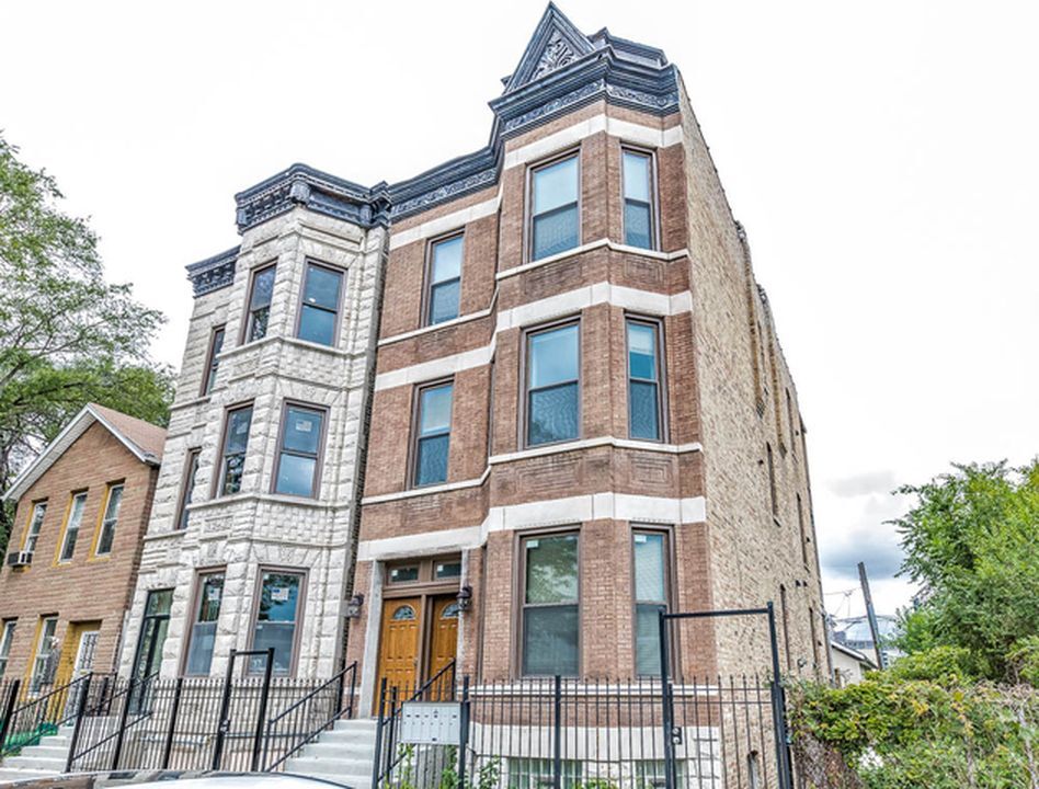 Primary Photo - 1722 W Hastings St