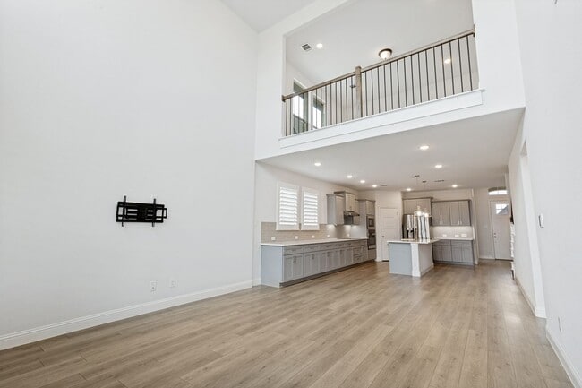 Building Photo - New 5 Bed, 3 Bath Modern Two-Story Home in Justin Crossing – Move-In Ready and Available Now!