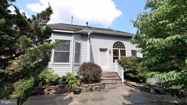 Building Photo - 12903 Wheatland Rd