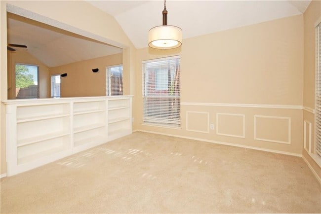 Building Photo - 8217 Burleigh St