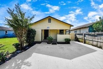 Building Photo - 3804 Lila St