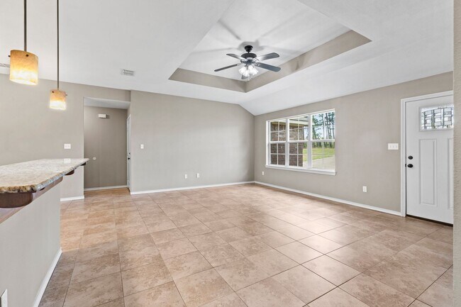Building Photo - MOVE IN READY AND $200 off NICEST IN LINDALE Single Family Home- Nearly New-Lindale ISD - 3 Bedro...