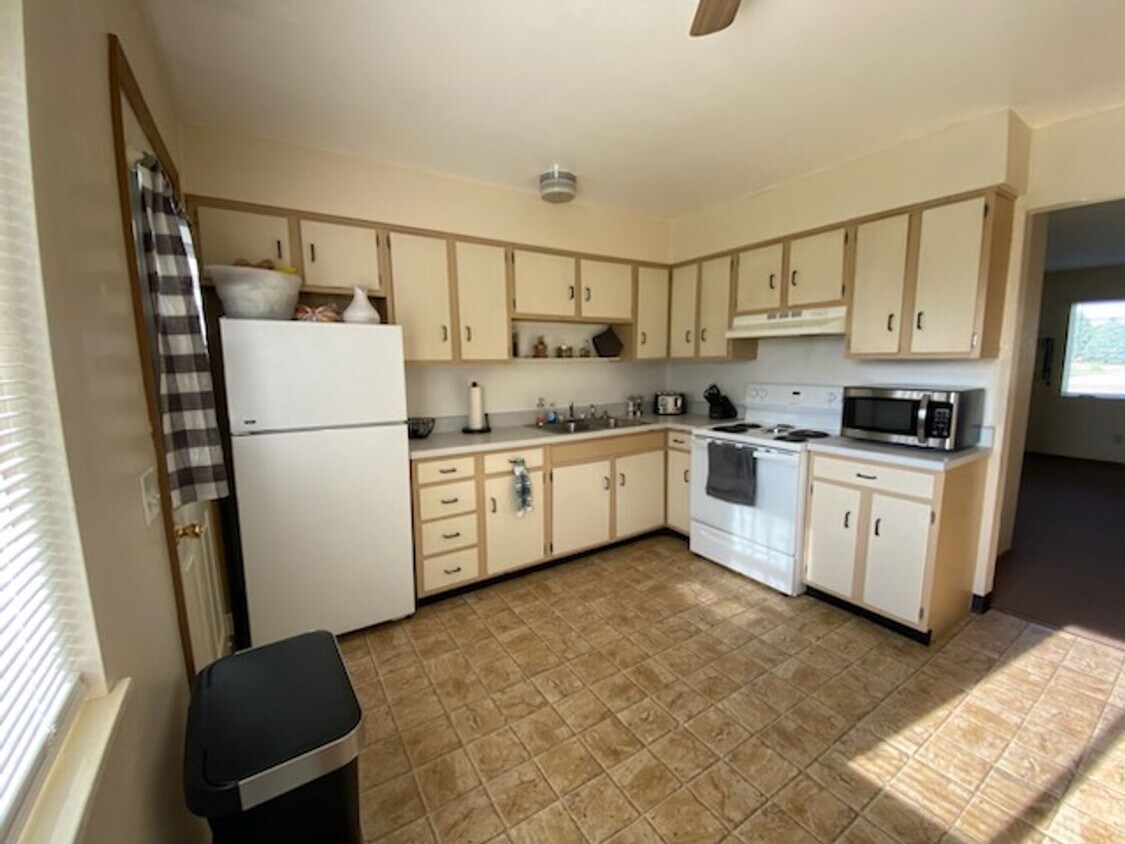 Foto del edificio - Two Bedroom One Bath Apartment in Grand Rapids