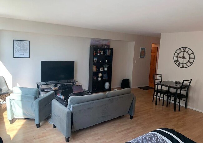 Foto del edificio - 3600 N Lake Shore Dr