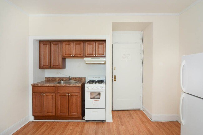 Foto del edificio - 3335 W Diversey Ave