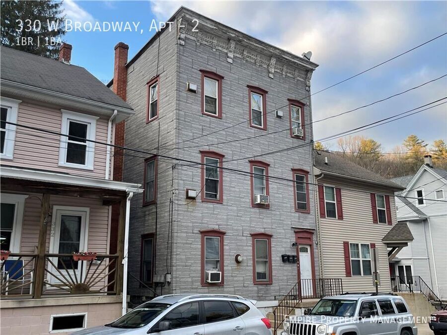 Primary Photo - 330 W Broadway