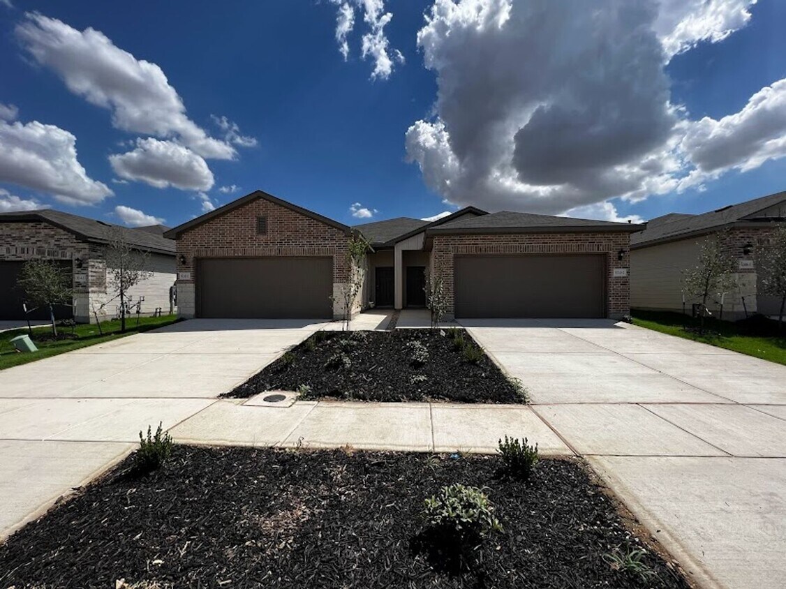 Primary Photo - New Luxury Duplex in New Converse area