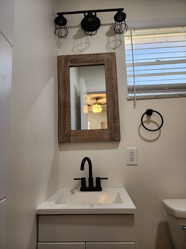 Foto del edificio - Special Pricing! Beautifully Updated 2-Bedroom Home in Prime Location!