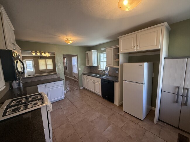 Foto del edificio - 804 E 6th