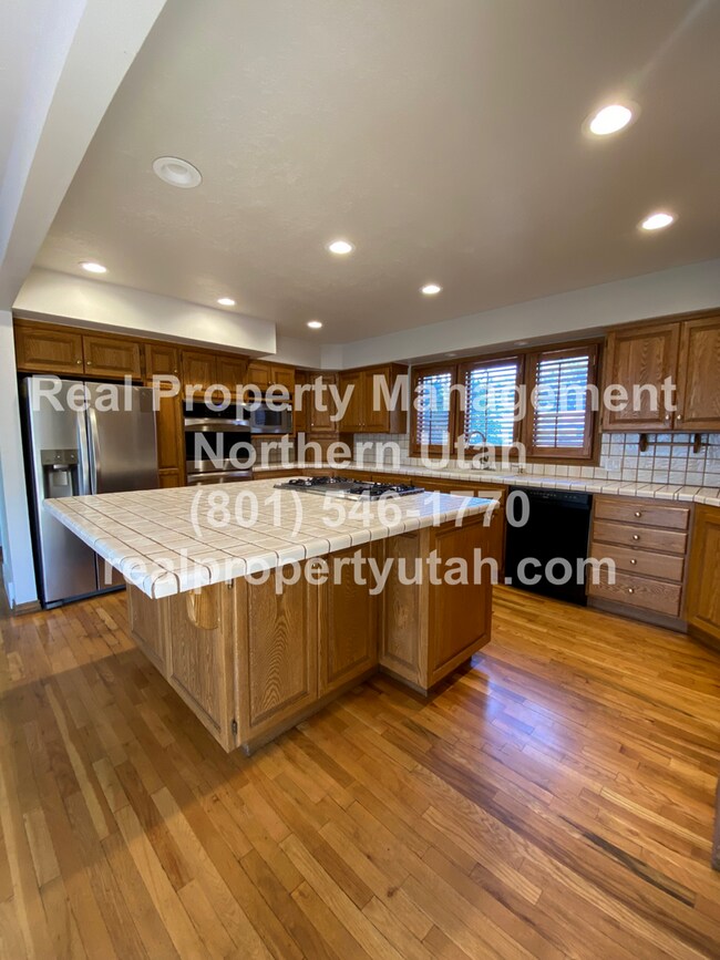Building Photo - Beautiful Bountiful Home on the Bench