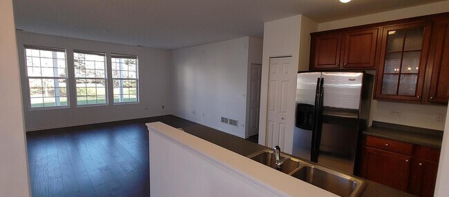 Building Photo - 1541 Millbrook Dr