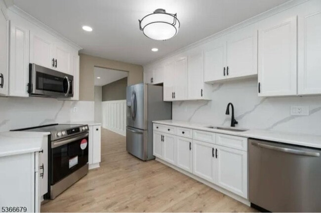 Building Photo - 86 Longacre Ct