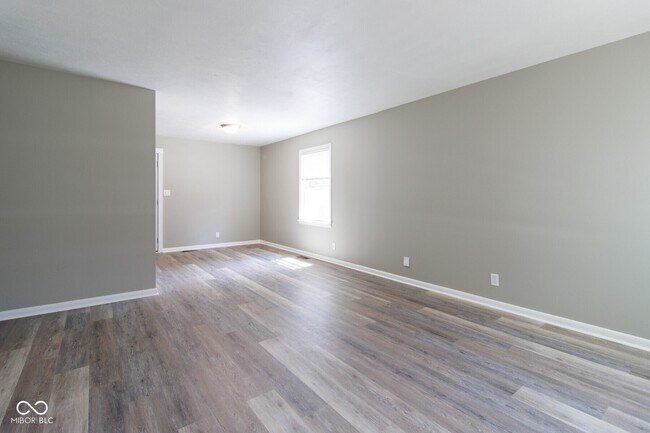 Foto del edificio - 432 Woodview Dr