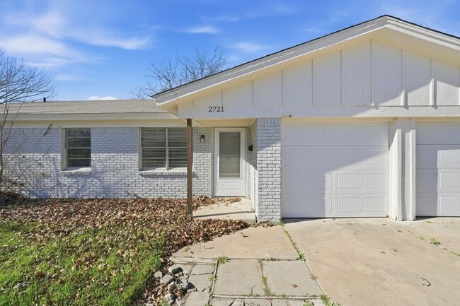 Building Photo - 2721 Ash Park Dr
