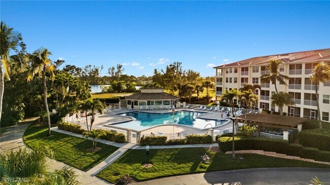 Foto del edificio - 4015 Palm Tree Blvd
