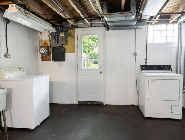 Foto del edificio - 8309 Pleasant Plains Rd