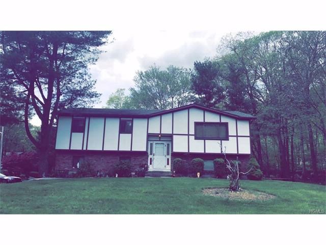 Primary Photo - 19 Mohawk Ln