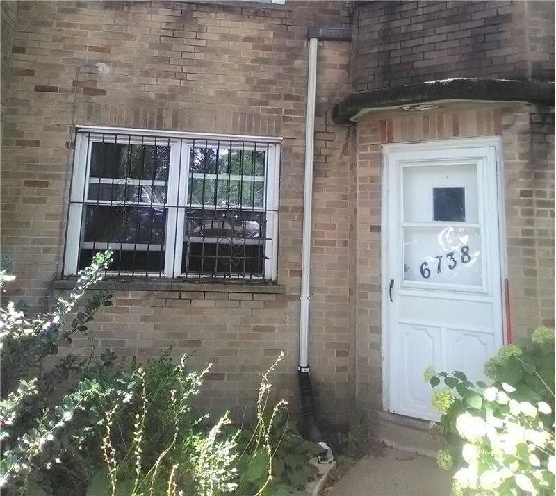 Foto principal - 6738 Blakemore St