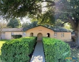 Building Photo - 1250 E Common St