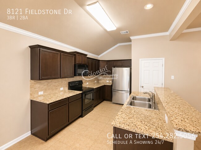 Foto del edificio - 8121 Fieldstone Dr