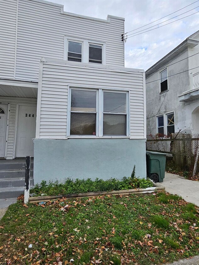 Primary Photo - 344 N Delaware Ave