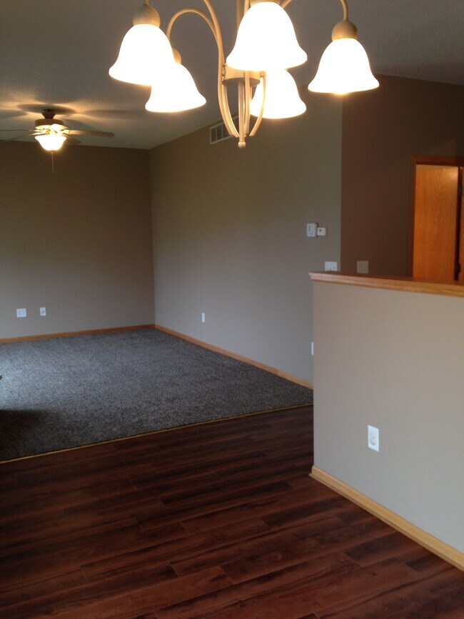 Foto del edificio - 2106 Linden Trail