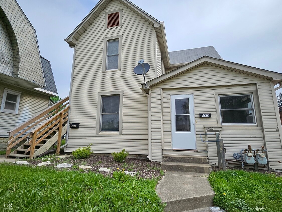 Foto principal - 420 E 14th St