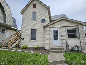 Building Photo - 420 E 14th St
