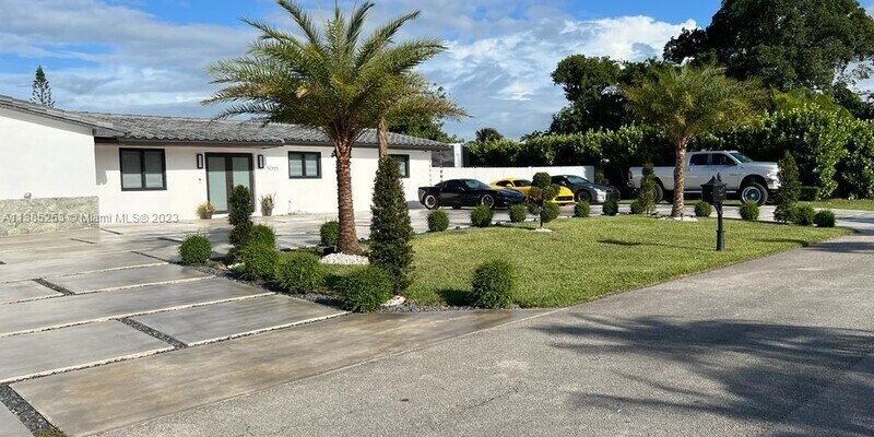 Primary Photo - 19355 SW 127th Ct Miami, FL