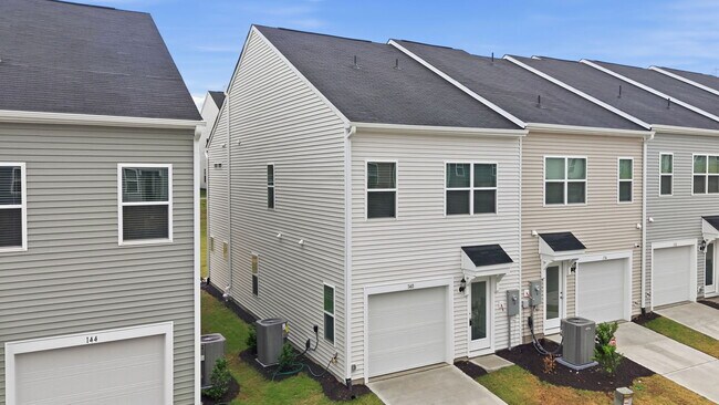 Building Photo - Silver Fir Ln - Garner