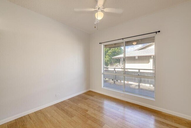 Building Photo - 91-534-534 Puamaeole St