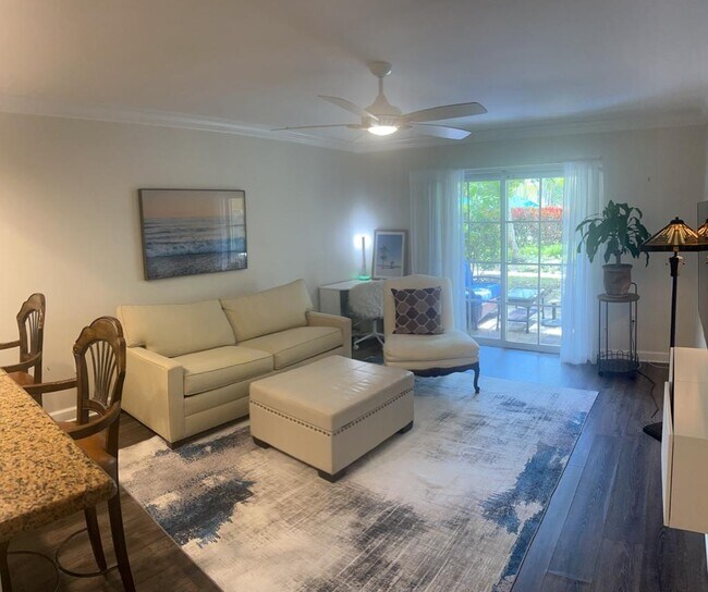 Building Photo - 150 NE 15th Ave