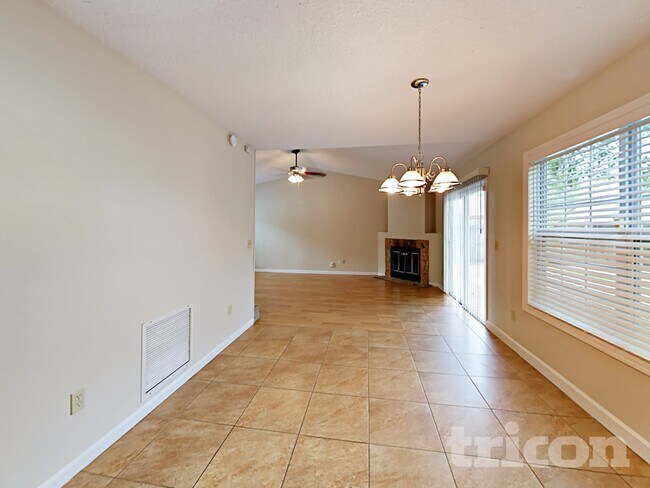 Foto del edificio - 7742 Settlers Landing Trail S